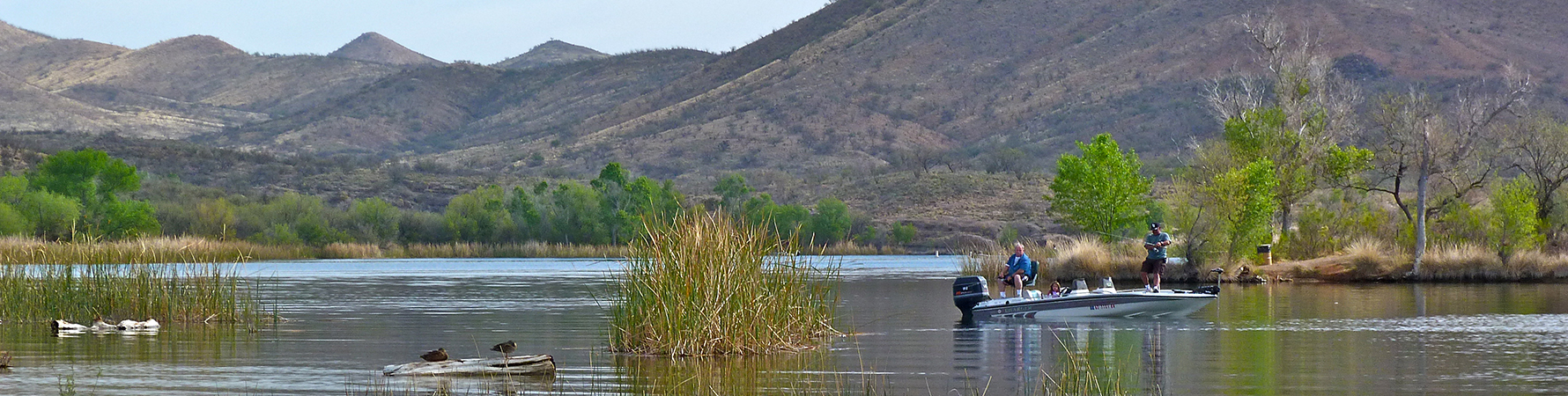 A fishing boat on the water at Patagonia Lake State Park